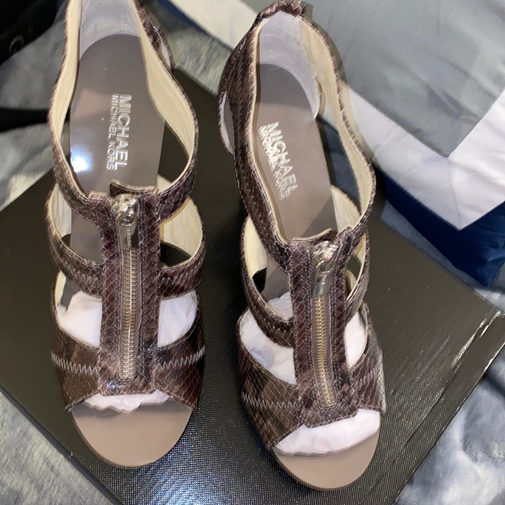 NWOT Michael Kors brand new shoes in tope size 10 never worn